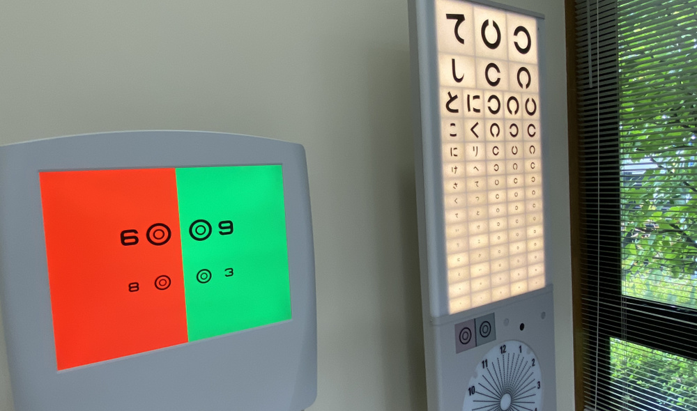 外来検査室の視力表